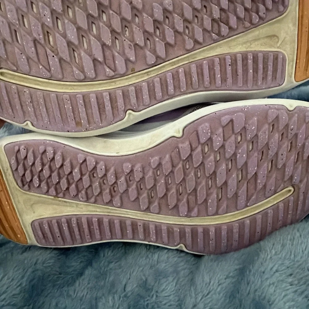 Nike Youth Sz 1.5Y Girls Cosmic Runner GS Shoes Purple Violet Star